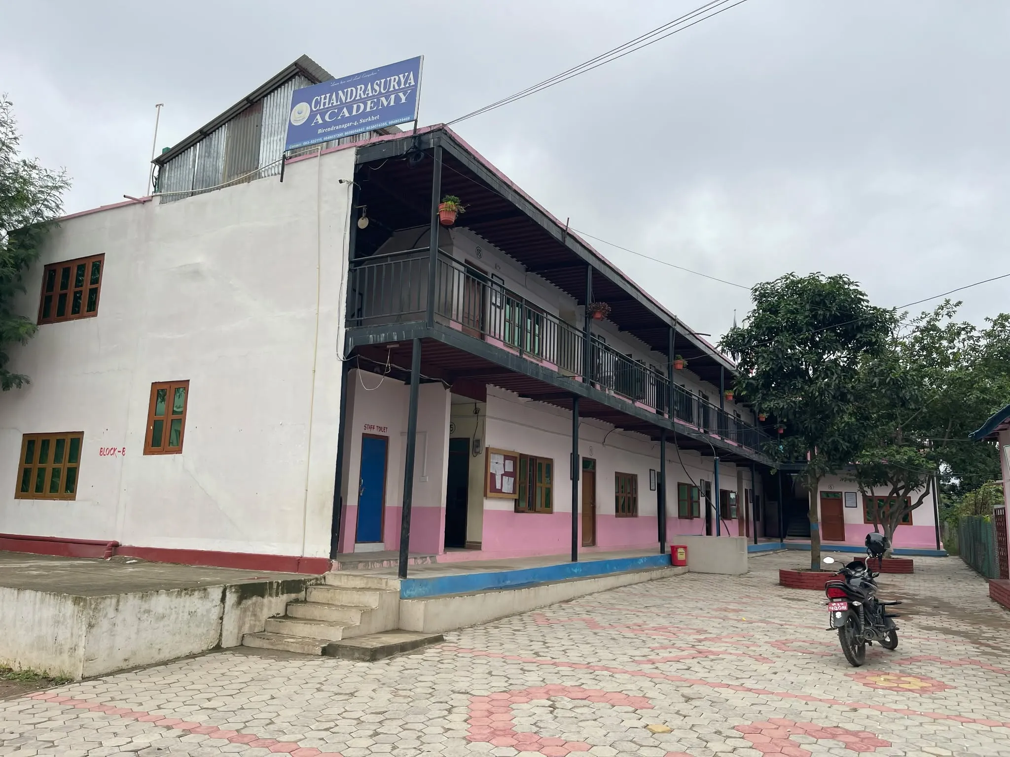 बाढीपीडितका लागि चन्द्रसूर्य एकेडेमीद्वारा एक लाख ५१ हजारभन्दा बढी राहत सहयोग
