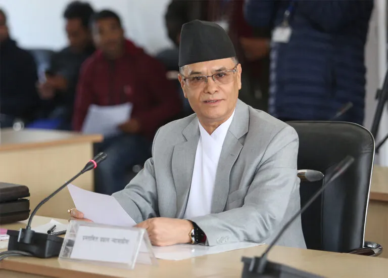 चोलेन्द्रसहित आफन्त तथा निकटस्थ व्यक्तिका घरमा छापा