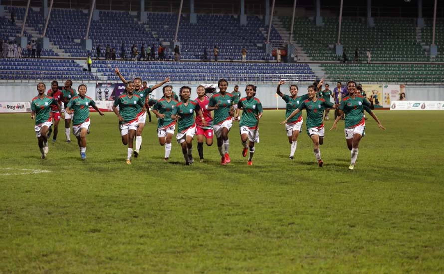 Bangladesh-women-football-team-vs-india-at-saff