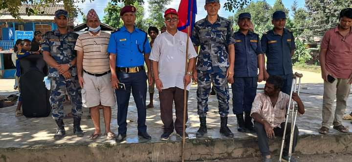 संविधान दिवसको अवसरमा चौकुने गाउँपालिका वडा न ८ मा सरसफाइ कार्यक्रम सम्पन्न