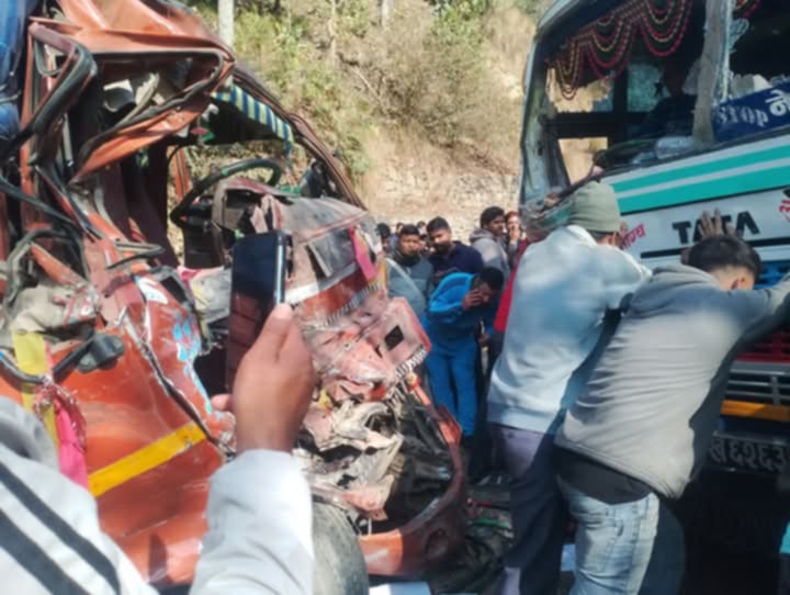 भेरीगंगाको सत्तरीमा बस र ट्रक ठोक्किँदा १ जनाको मृत्यु, ६ जना घाइते