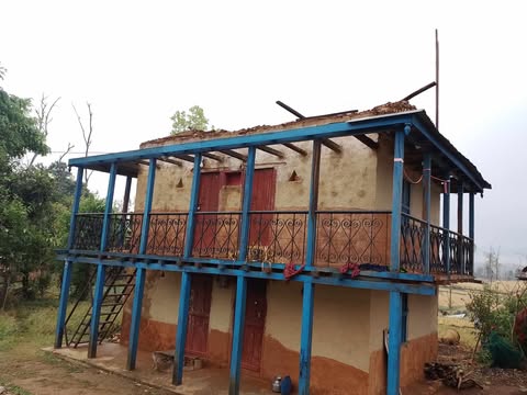हावाहुरीसँगै आएको असिना र पानीका कारण चौकुने गाउँपालिकामा ठूलो क्षति