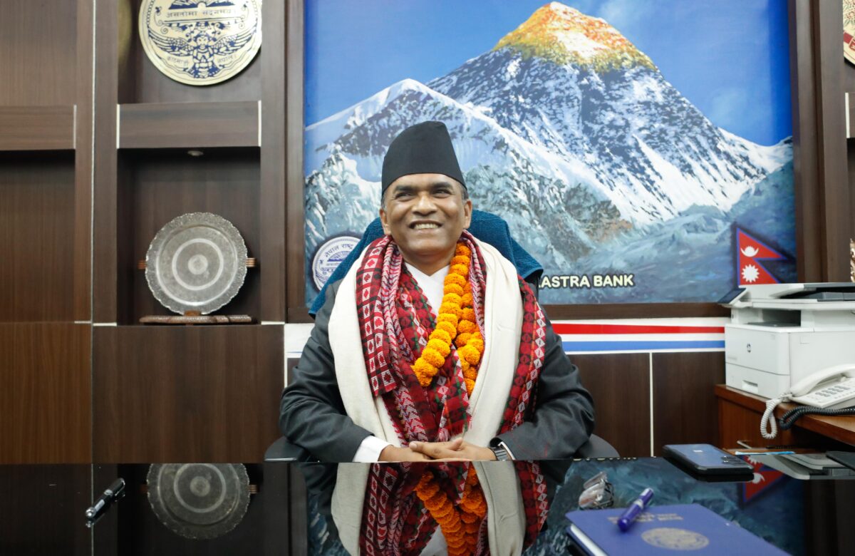 नयाँ गभर्नरले गरे आफ्नो दस्तखतवाला नोट छाप्ने निर्णय