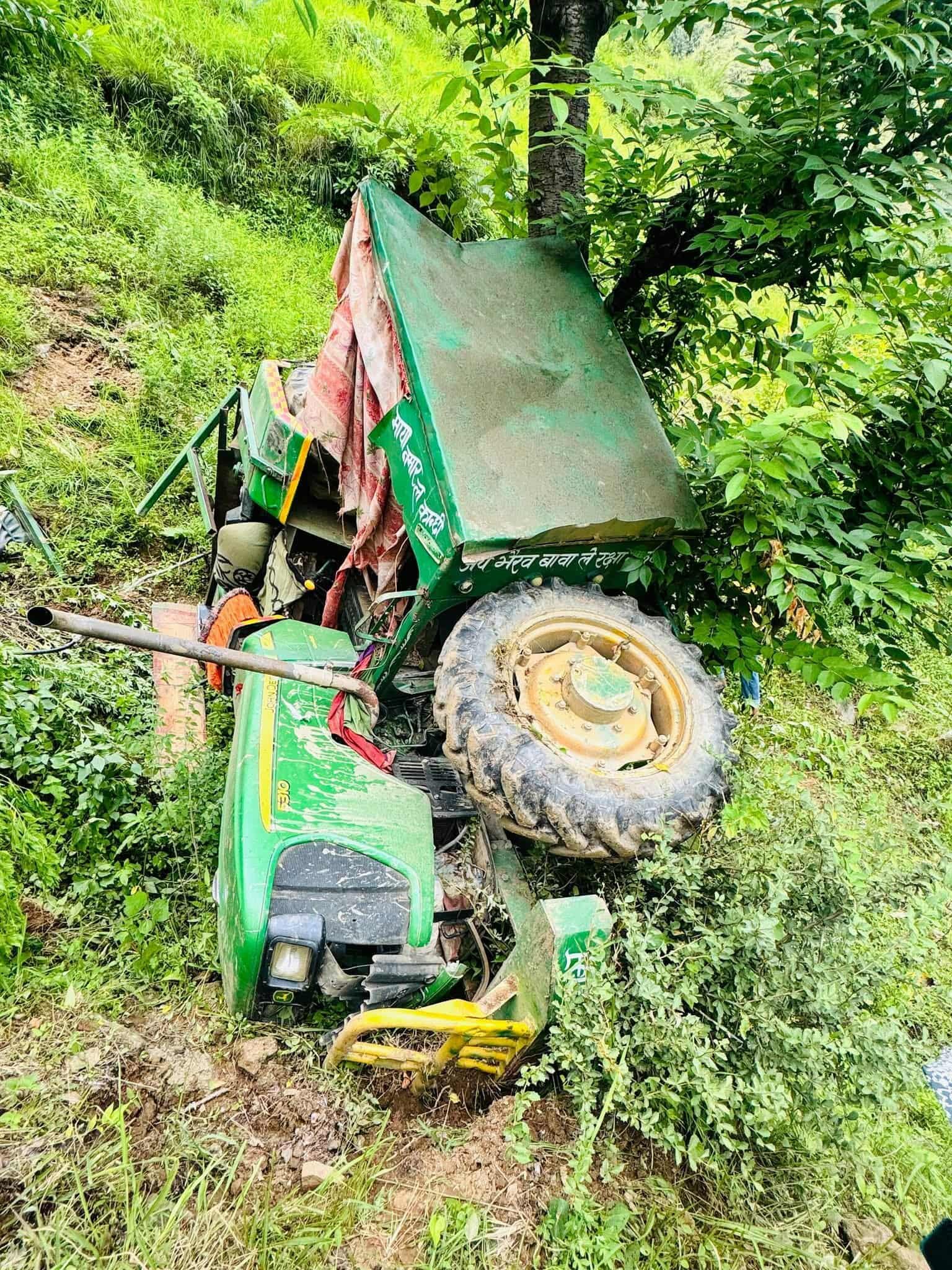 चिङ्गाडमा ट्याक्टर दुर्घटना: चालकको निधन, ३ जना घाइते