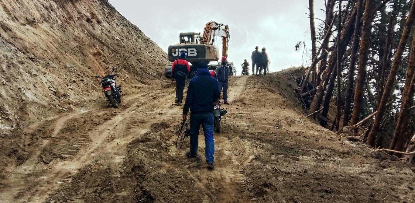 भैरवीको सडक अवस्था : सरकार छेउमै, विकास कतै देखिन्न