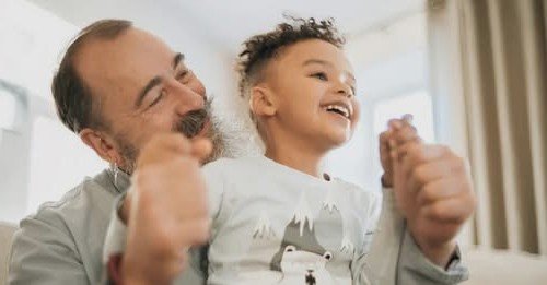 नाति–नातिनासँग खेल्दा तेज हुन्छ वृद्धवृद्धाको दिमाग