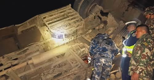 धादिङमा बस दुर्घटना: १७ जनाको मृत्यु, २४ घाइते