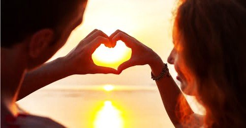 गर्लफ्रेन्ड र श्रीमतीलाई कसरी खुसी राख्ने ? पार्टनरलाई खुसी राख्ने यस्ता छन् उपाय