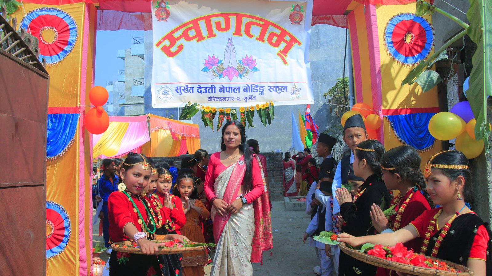 सुर्खेत देउती नेपाल बोर्डिङ स्कुलमा १६औँ अभिभावक दिवस तथा पुरस्कार वितरण कार्यक्रम सम्पन्न