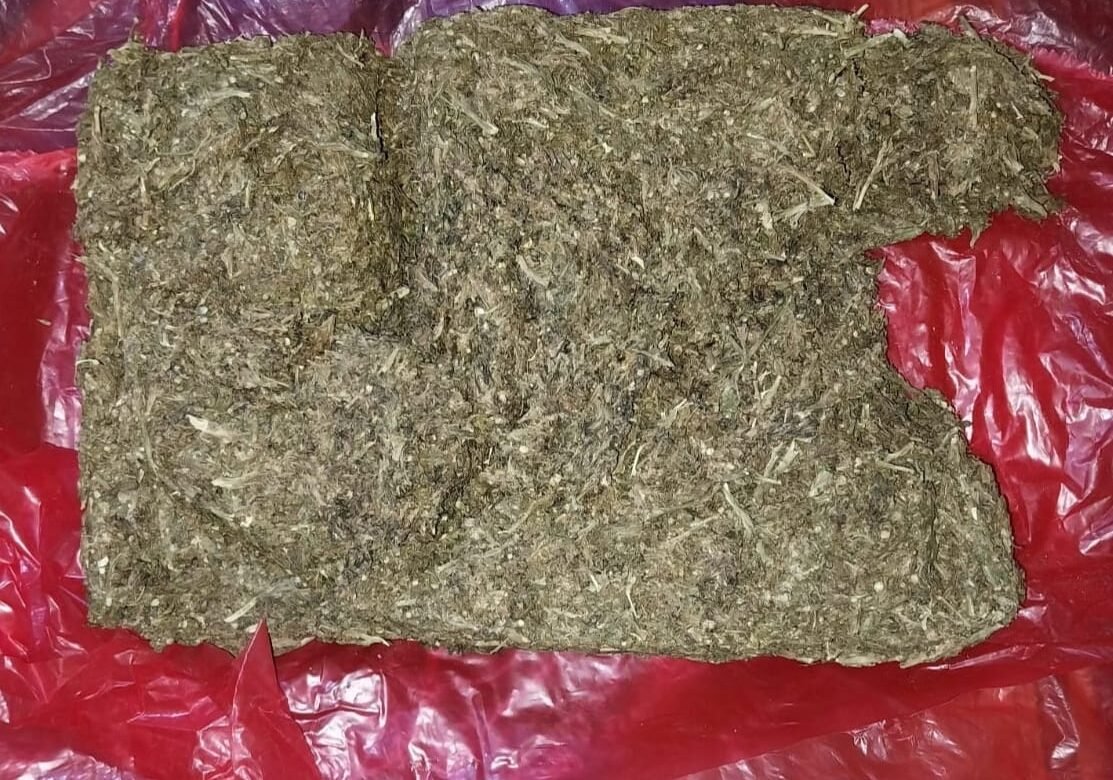 कार चालकसहित एक सय ६० किलो गाँजा बरामद