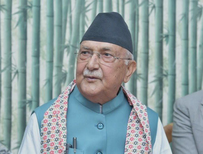 ओली र लेखकलाई हाजिर जमानीमा रिहा गर्ने निर्णय