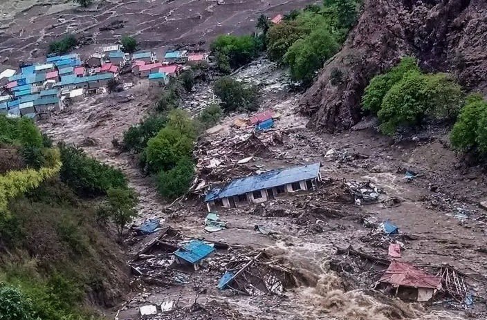 हुम्लाको नेप्का गाउँमा पहिरो: विद्यालयसहित खेतीयोग्य जमिनमा क्षति