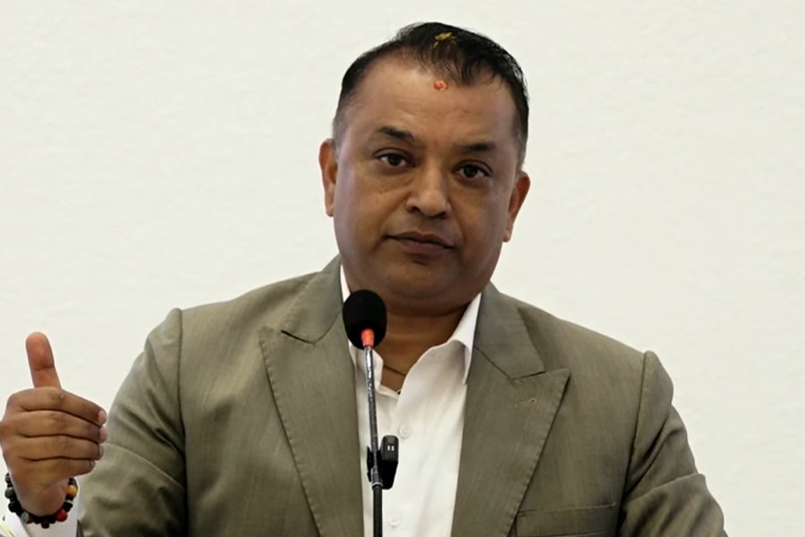 प्रधानमन्त्री बालेनमाथि गगन थापाको आरोप: ‘आफ्ना मान्छे नियुक्त गर्न जालझेल गर्दै अध्यादेश ल्याइयो’